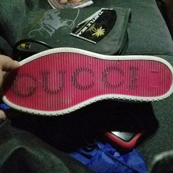 Gucci tennis shoes size 8 and 1/2 - Picture 2 of 3